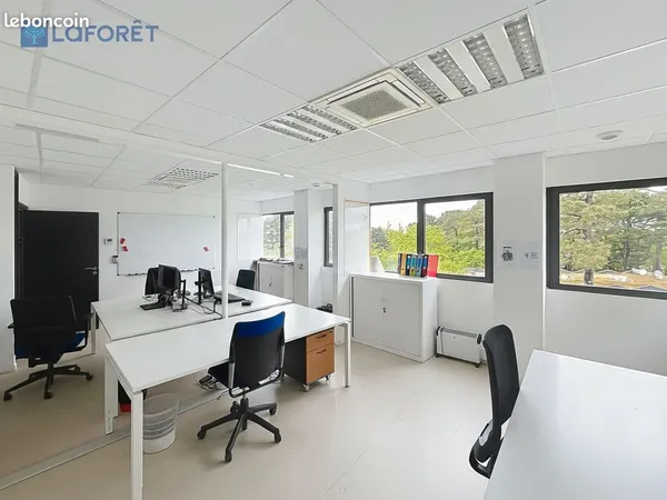 Bureaux 89 m² CAUDAN