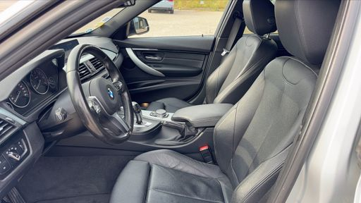 BMW Serie 3 318d 150 Steptronic8 - M Sport – 2016 – 153672 km – Diesel – Boîte Automatique — photo 29