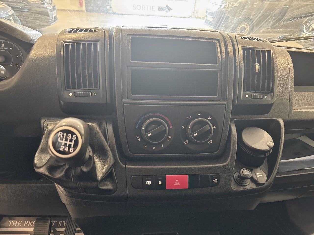 Peugeot Boxer 330 l2h2 2.2 bluehdi s&s 120ch pro — photo 19