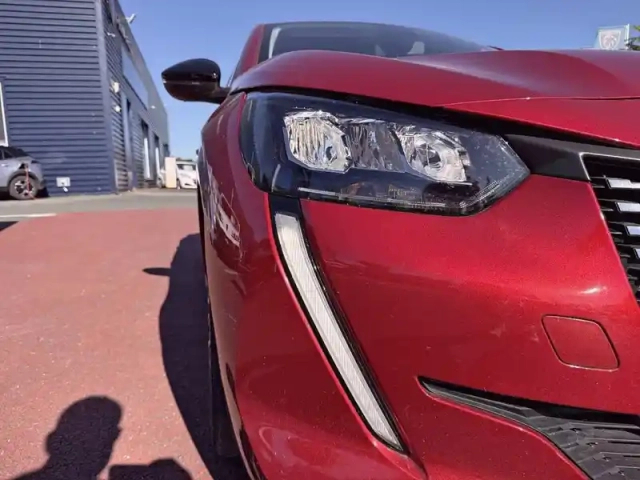 Peugeot 208 puretech 100 s&amp;s bvm6 — photo 16