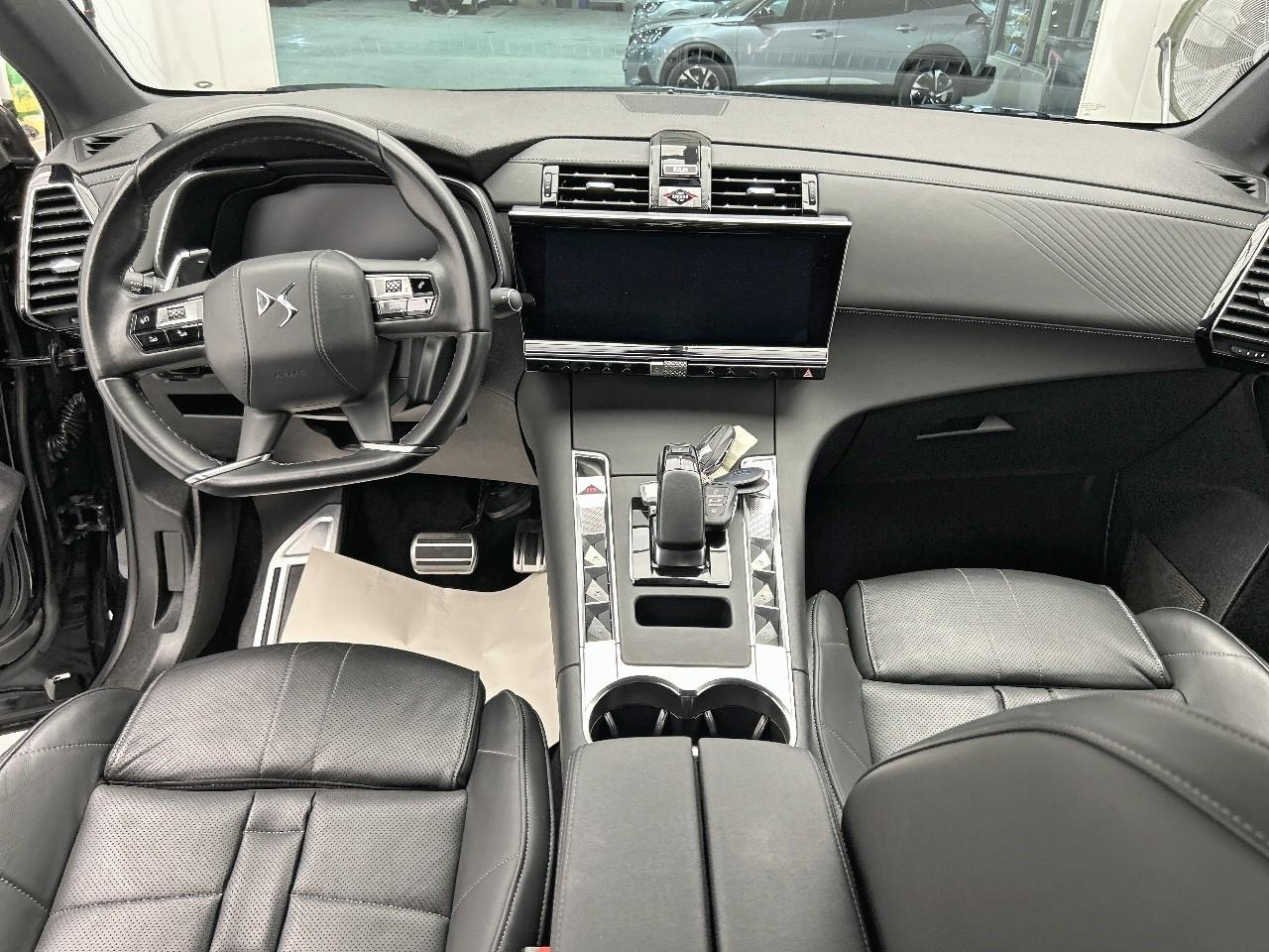Ds Ds 7 crossback hybride rechargeable e-tense 300 eat8 4x4 opera — photo 12