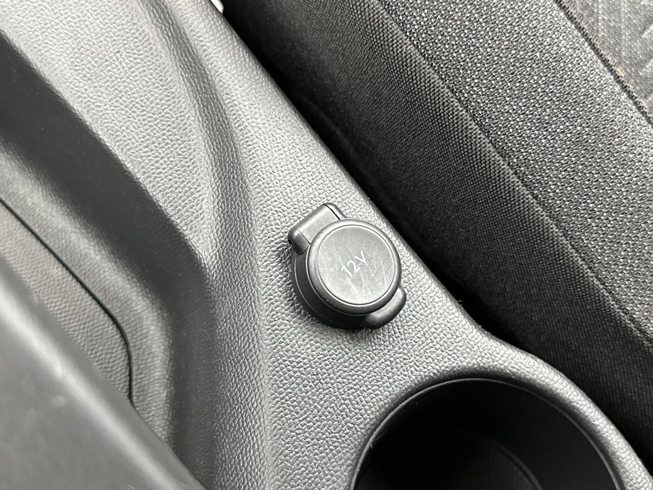 Peugeot 2008 hybrid 145 e-dcs6 style — photo 29