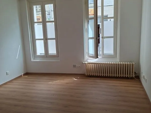 Studio Rez de Chaussée Centre Ville Saintes