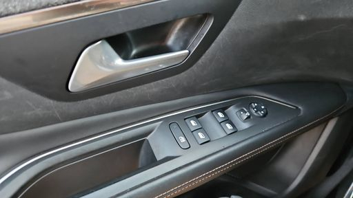 Peugeot 3008 1.2 PureTech 130 EAT6 - GT Line – 2018 – 88127 km – Essence – Boîte Automatique — photo 40