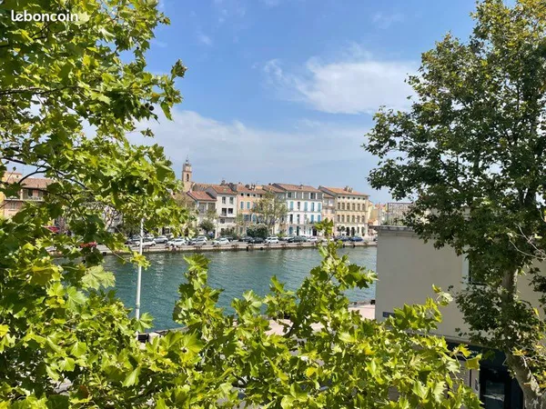 Martigues centre - t2 loft avec vue canal - dernier étage