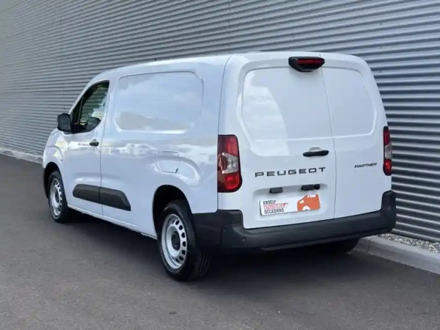 Peugeot Partner 1.5l 100ch xl 950kg pack premi — photo 4