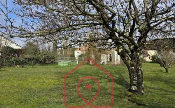 Terrain constructible 896 m²