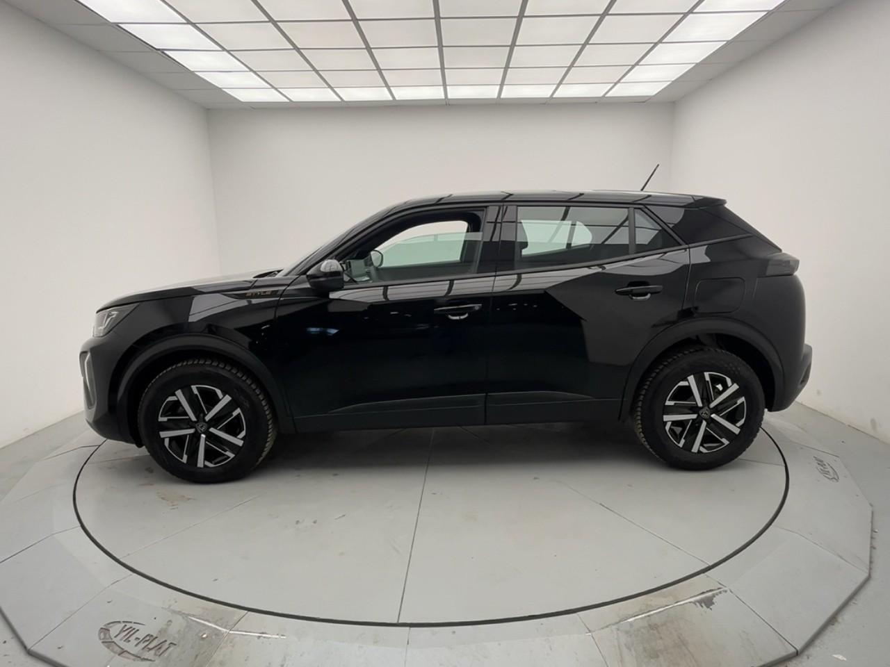 Peugeot 2008 hybrid 145 e-dcs6 style — photo 2