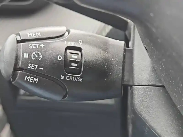 Peugeot 2008 puretech 130 s&amp;s eat8 — photo 21