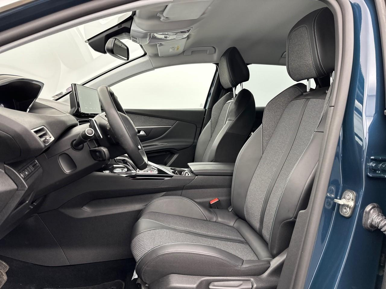 Peugeot 3008 puretech 130ch s&s eat8 allure pack — photo 9