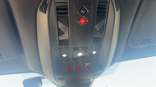 DS DS7 Crossback 1.5 BlueHDi 130 EAT8 - Performance Line Plus – 2022 – 85081 km – Diesel – Boîte Automatique — photo 42