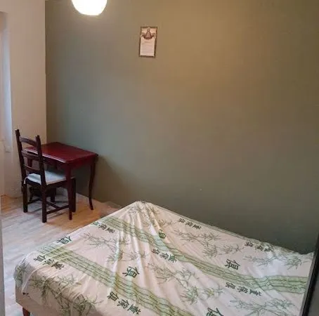 Chambre 1 pièce 12 m²