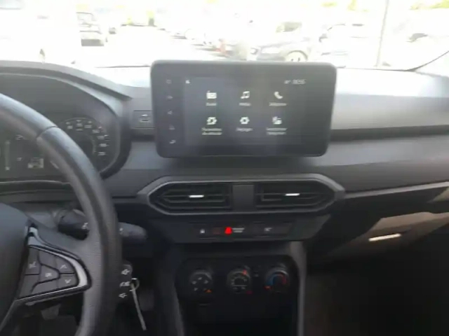 Dacia Sandero sce 65 — photo 12