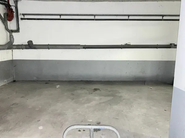 EXCLUSIVITE - PLACE DE PARKING 1ER SOUS SOL - PROCHE GARE PLAISIR GRIGNON