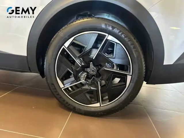 Peugeot 408 electrique 58 kwh 210 ch — photo 11