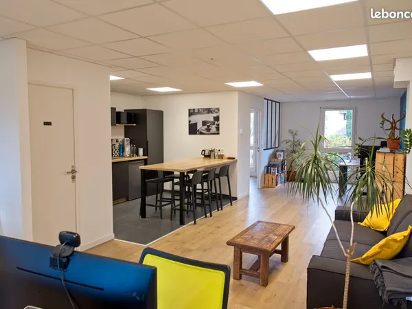 Local professionnel 65m2 en centre ville de St Grégoire
