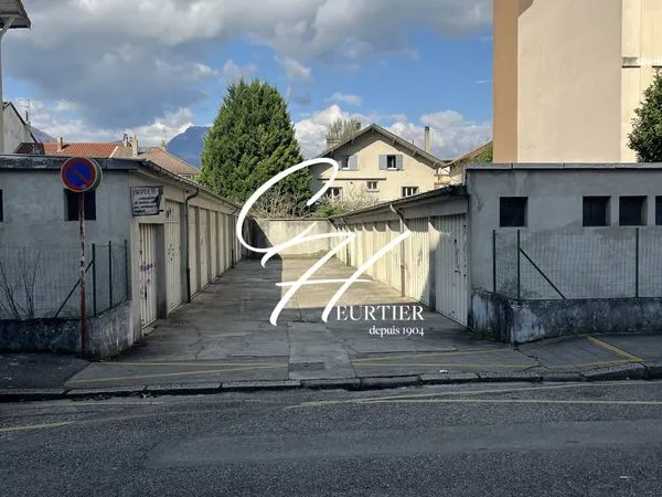Parking/box 12 m² Grenoble
