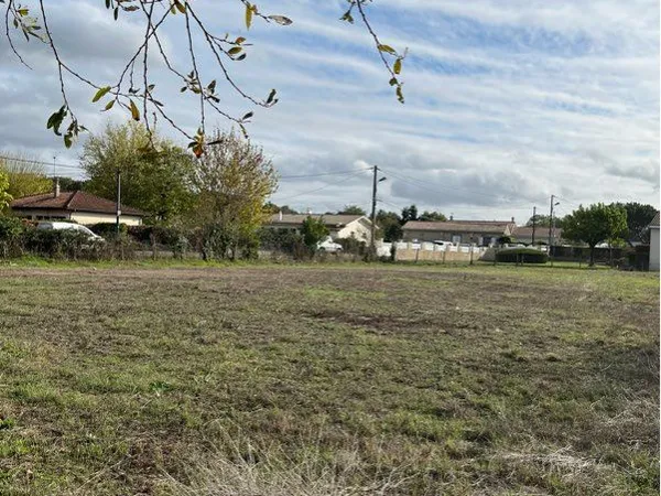Terrain Le Pian-Médoc