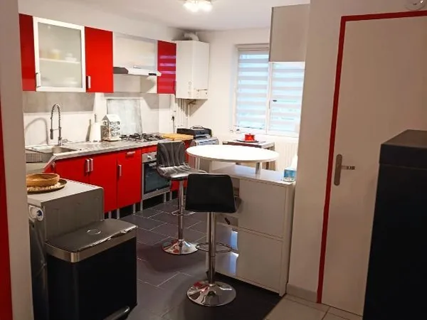 Joli appartement meublé prêt à vivre 50 m2 Garage, Parking
