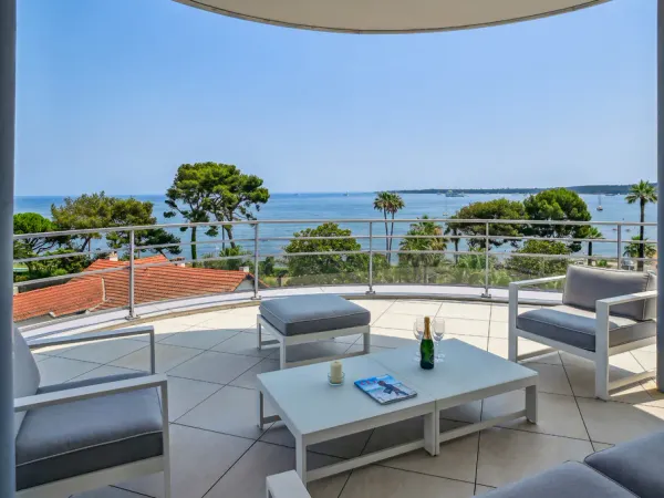 Sublime Penthouse 4 pièces, 200m² de terrasses vue mer et îles de Lérins