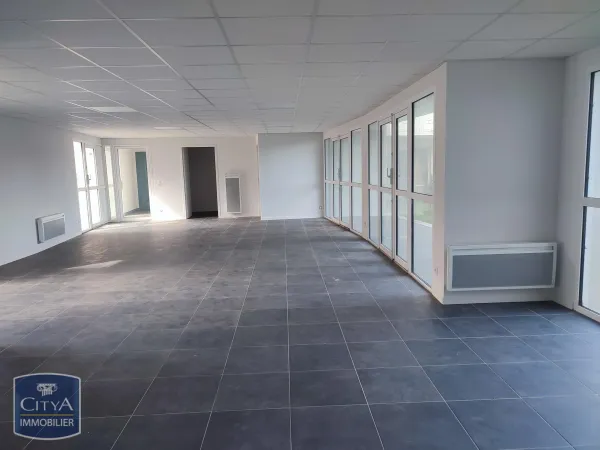 Local commercial 105 m²