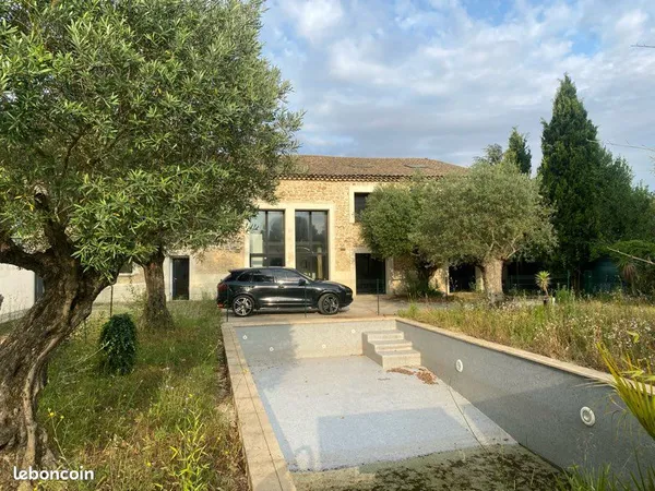 Maison de ville/loft avec piscine