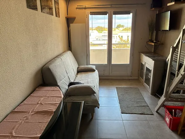 Au 2ème étage STUDIO 18.26 m2 avec mezzanine 9 m2