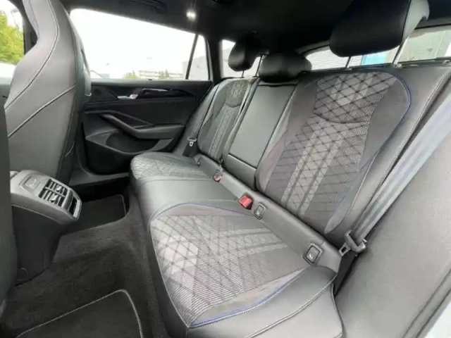 Volkswagen Passat 1.5 ehybrid 272 dsg6 — photo 14