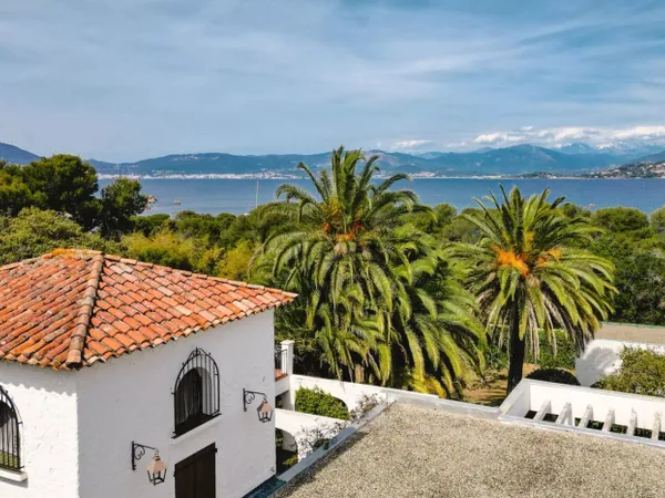 Sur la très exclusive presqu'île de l'Isolella
