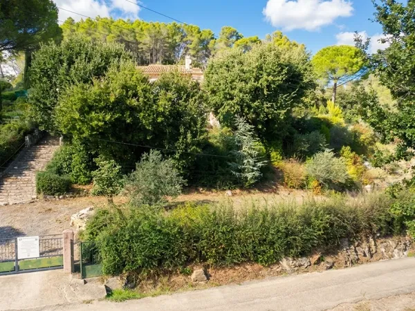 Terrain 1350 m²