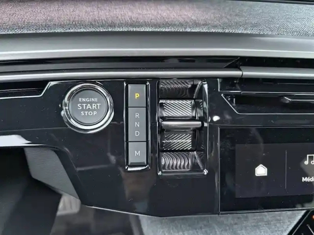 Peugeot 3008 hybrid 145 e-dcs6 — photo 32