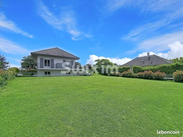 Maison 8 pièces 320 m²