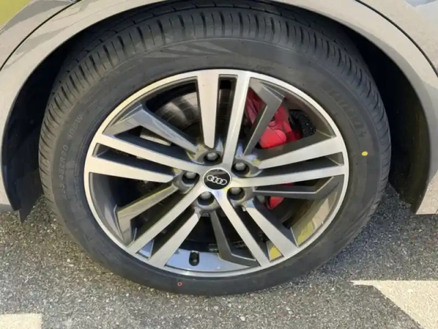 Audi Q5 55 tfsi e 2.0 367 s line quatt — photo 9