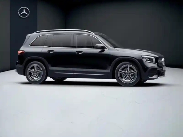 Mercedes Glb 200 d amg line — photo 16