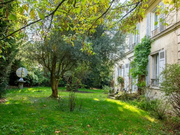 Maison 5 pièces 270 m²