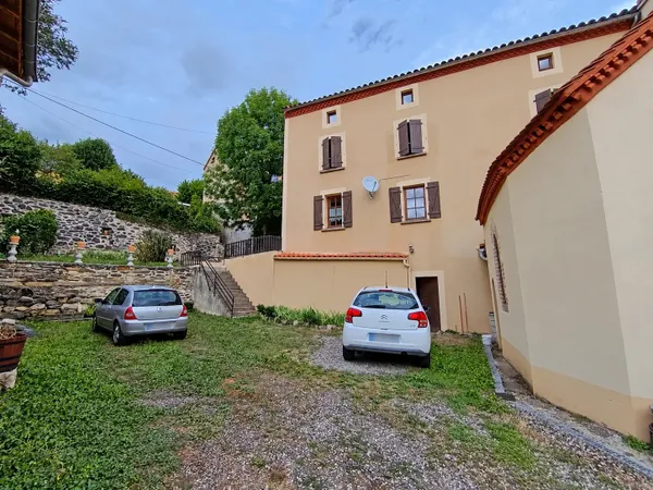 À 15 minutes d’Issoire – Maison de caractère, dépendances et jardin sans vis-à-vis
