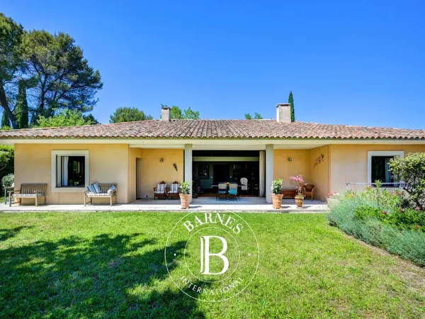 EXCLUSIVITÉ BARNES - AIX-EN-PROVENCE - MAISON D'ARCHITECTE AVEC PISCINE ET APPARTEMENT INDÉPENDANT