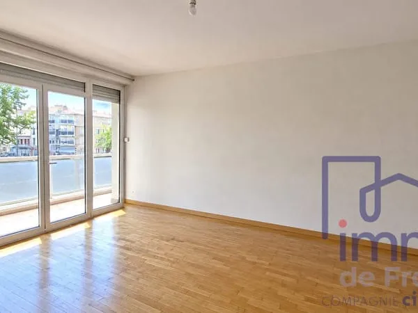 T2 BERGSON AVEC BALCON TERRASSE