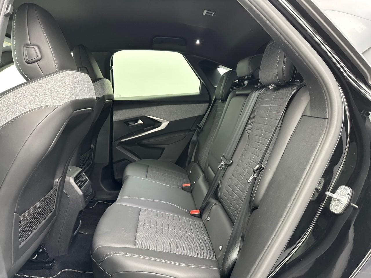 Peugeot 3008 hybrid 145 e-dcs6 gt — photo 12