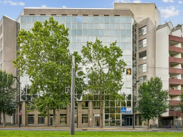 Local professionnel 480 m²
