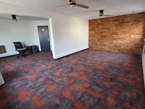 Local d'activité à louer de 43,25 m² à Devecey - Réf. AM1904