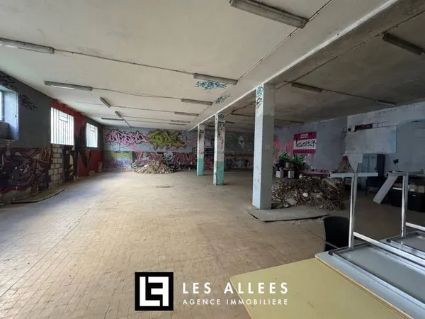 Immeuble mixte 873 m²