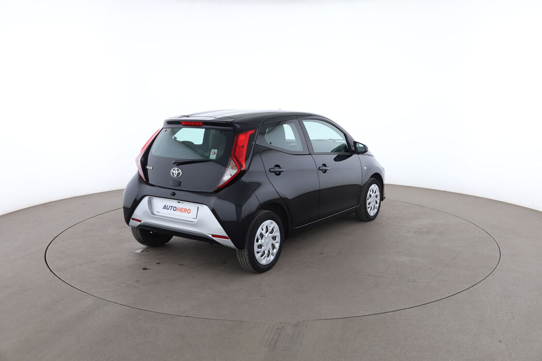 Toyota Aygo 1.0 VVT-i X-Play — photo 5