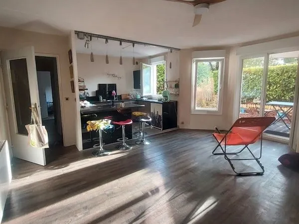 Rare T2 Rez-de- jardin sur cour, entre Monplaisir et Montchat
