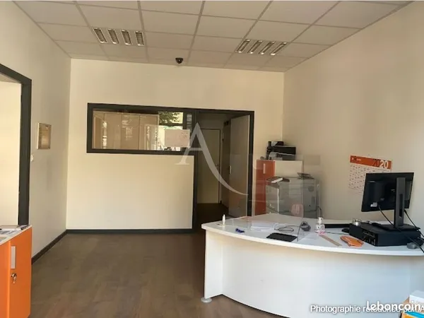 Local commercial 58 m² FONTENAY LE COMTE