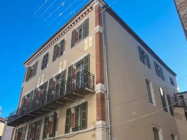 Studio entièrement rénové