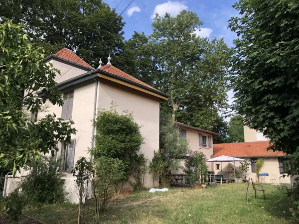 Loue 2 chambres pour étudiants dans maison familiale