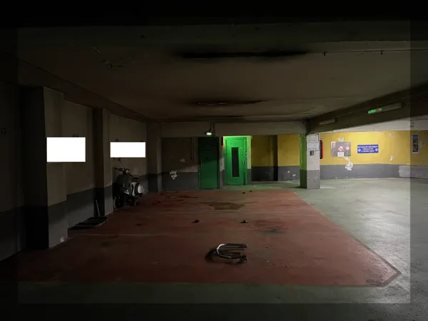 Parking gardé sécurisé. Métro Bonne nouvelle