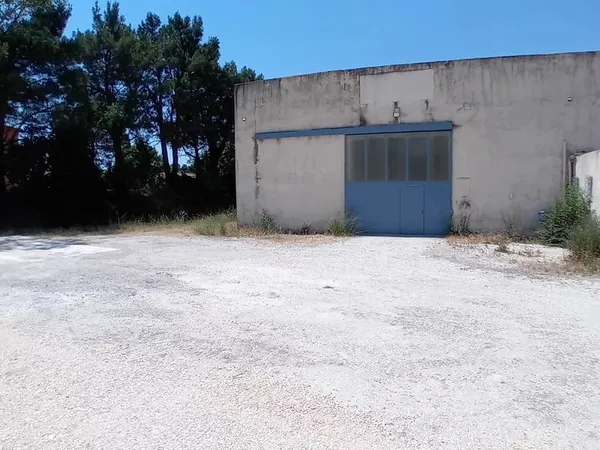 Local commercial 465 m² Bouc-Bel-Air