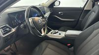 Bmw Série 3 Touring 318dA 150ch — photo 12